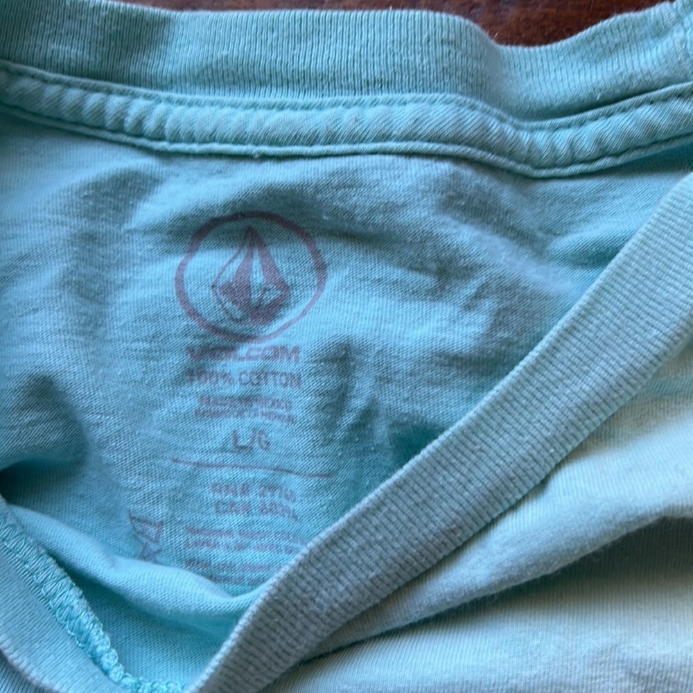 Volcom Top - Picture 3 of 3